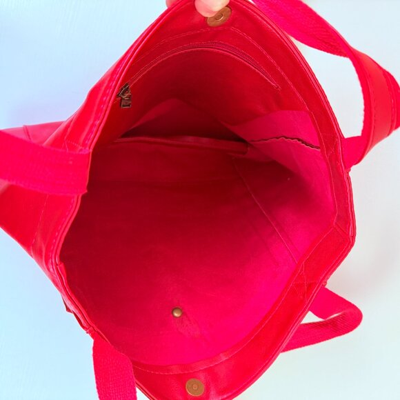 Vegan Leather Tote Bag – Magnetic Snap, Front Pocket & Interior Zip - Picture 3 of 9